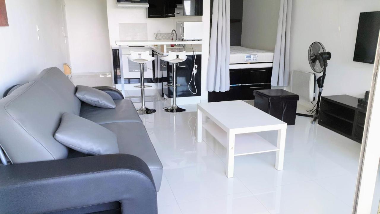 Apartment hotel vue mer à 100 mètres des plages étage 5 Villeneuve-Loubet Extérieur photo
